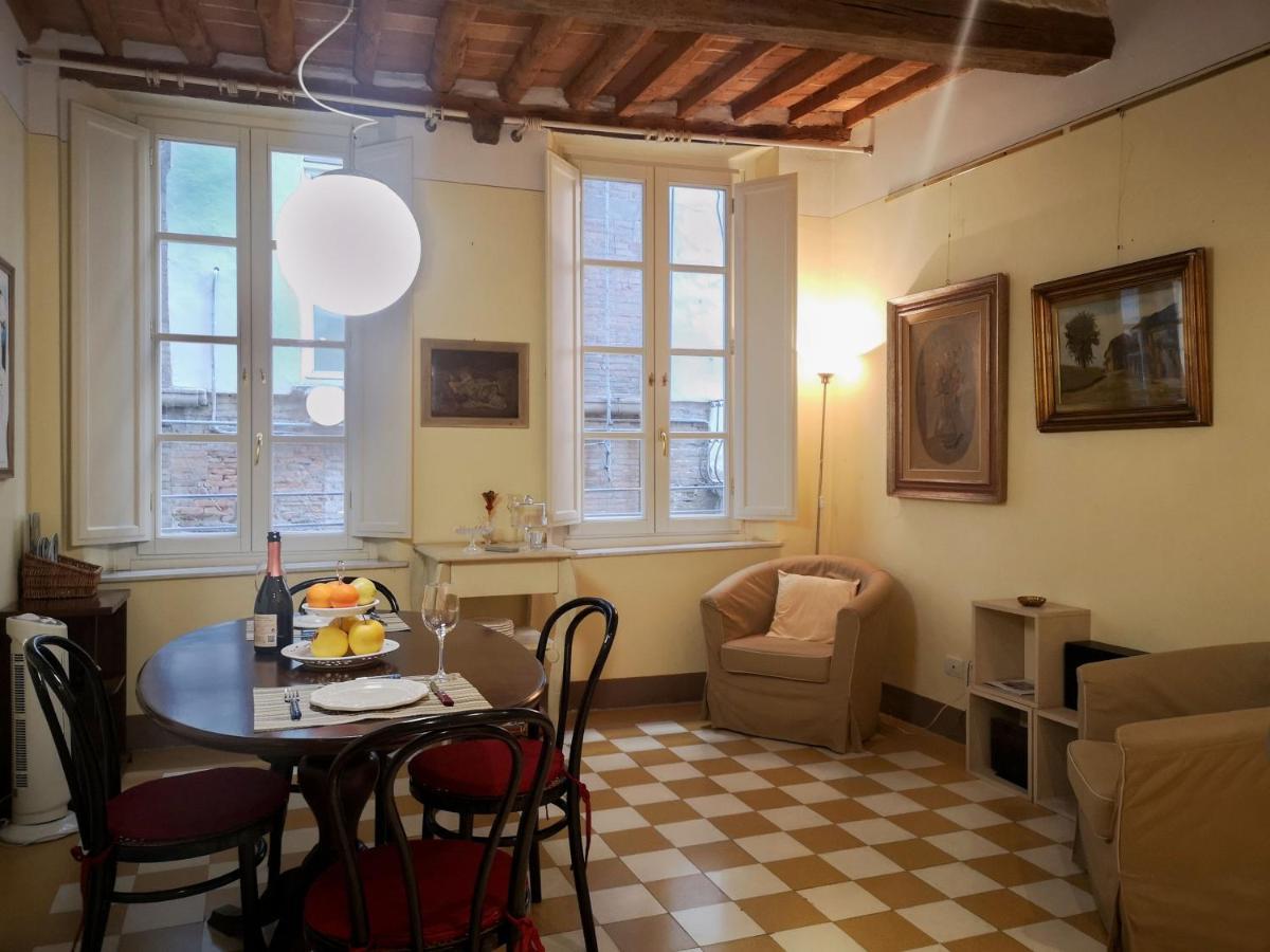 A Palazzo Busdraghi Residenza D'Epoca Acomodação com café da manhã Lucca Exterior foto