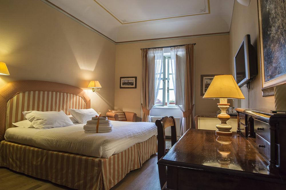 A Palazzo Busdraghi Residenza D'Epoca Acomodação com café da manhã Lucca Exterior foto