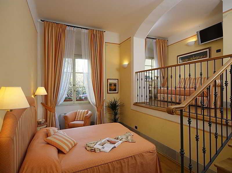 A Palazzo Busdraghi Residenza D'Epoca Acomodação com café da manhã Lucca Quarto foto